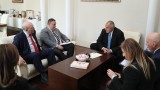 Ако нападките продължат, търсете строителите ни в чужбина