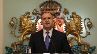 Президентът Румен Радев налага частично вето върху извънредния закон Това