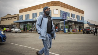 Тревога по света заради новия "африкански" вариант на коронавируса