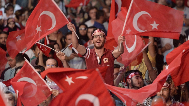 Закопчаха предполагаемия лидер на опита за преврат в Турция 