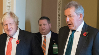 Бившият посланик на Обединеното кралство в САЩ лорд Ким Дарък заяви