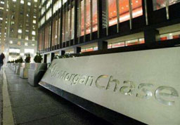 Печалбата на JPMorgan Chase падна с 25%