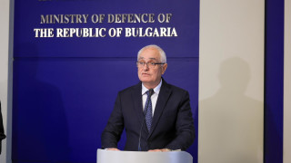 Президентската институция се опитва да се държи като министерство на