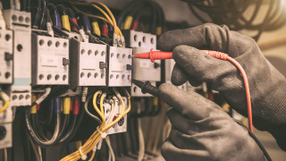 Електротехник пострада при токов удар в Монтана съобщават от Областната