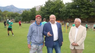 Министърът на младежта и спорта Красен Кралев инспектира подготвителния лагер