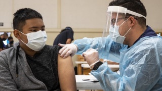 Училищните власти на окръг Лос Анджелис наредиха ваксинирането срещу COVID 19