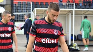 Нефтохимик привлече бившия капитан на Локомотив Горна Ораховица Иван Пенев