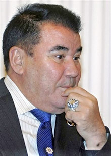 Почина пожизненият президент на Туркменистан