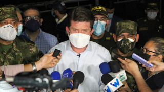 Правителството на Колумбия заяви в събота че предлага награда от