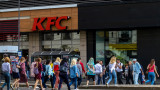 Повече продажби, но по-малка печалба: Какво се случва с бизнеса на KFC на ключовия румънски пазар?