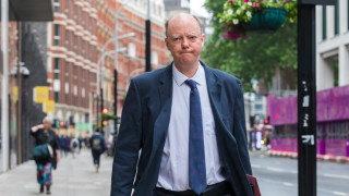 Великобритания осъди отвратителния тормоз на главния медицински съветник на правителството