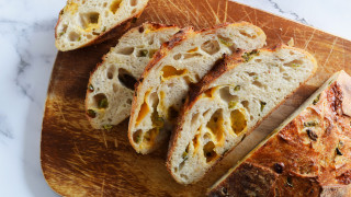 Почивните дни са подходящо време да си приготвим домашен хляб