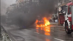 Кола се самозапали на варненския бул. "Владислав Варненчик"