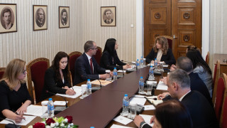 Йотова: Има нужда от контрол върху ръста на цените и качеството на храните преди Великден