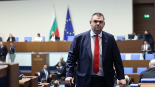 Председателят на ПГ на ДПС Делян Пеевски сигнализира МВР и