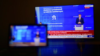 Полша прави незаконно цензурирането на профили в социалните мрежи