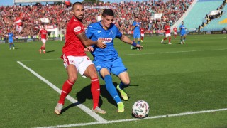 Левски 0 0 ЦСКА 1′ 1′ Двата отбора излизат