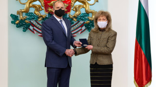 Президентът Румен Радев удостои изтъкнатия юрист проф Екатерина Трендафилова с