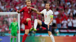 Капитанът на Дания Симон Кяер беше със смесени емоции