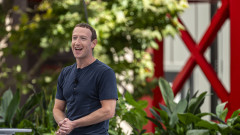 Зукърбърг продаде акции от Facebook и Instagram за близо половин милиард долара
