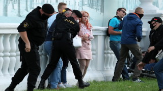 Полицията в Беларус е задържала най малко 250 души по