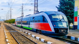 БДЖ осигурява допълнителни влакове по линията София Перник за фестивала Сурва