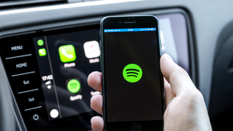 Конкуренцията между Spotify и Apple Music е доста сериозна, но