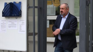 Ясен Тодоров не се бои от дрона, който обикаля терасата му