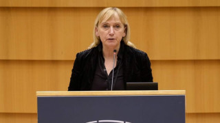 Евродепутатът Елена Йончева изпрати сигнал до Европол и Интерпол заради