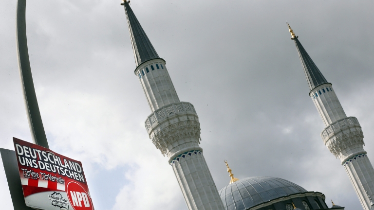 Турският Дианет обвини Германия в ислямофобия заради погнатите имами