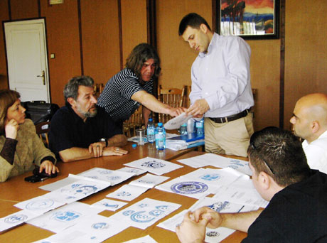 150 проекта от 58 автори кандидатстват за нова емблема на Черноморец