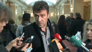 Вече се опасявам да излизам да говоря защото в събота