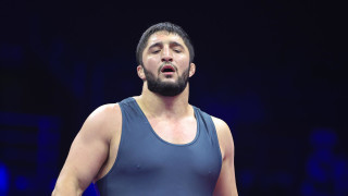 Олимпийските шампиони от 2020 година Абдулрашид Садулаев и Дейвид Тейлър