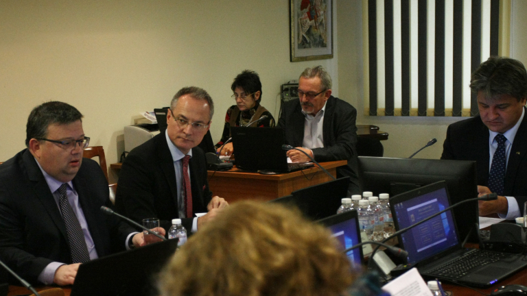 Димитър Узунов остава представляващ ВСС