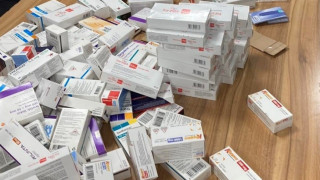 Митнически служители задържаха 1147 опаковки контрабандни лекарствени продукти и 410