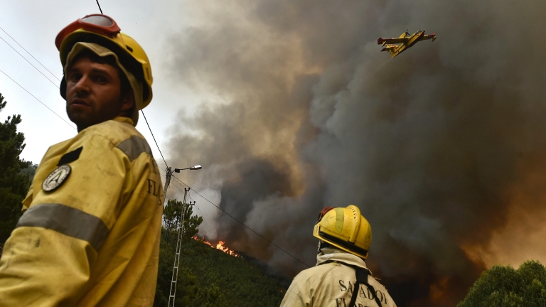 Русия изпрати два самолета в Португалия срещу горските пожари