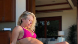  Шарна Бърджес, Брайън Остин Грийн и новата фотография от бременността ѝ, на която театралничи гола 