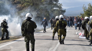 Гърция решена да брани границите си от мигранти