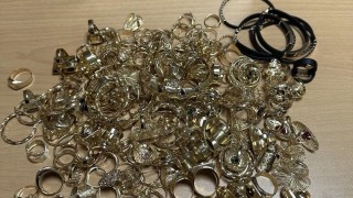 Митничари задържаха златни накити за 80 хил. лева на ГКПП "Лесово"