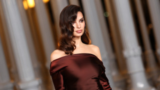 Емили Ратайковски е американски модел актриса писателка и предприемач която