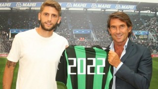 Нападателят на Сасуоло Доменико Берарди поднови договора си с клуба