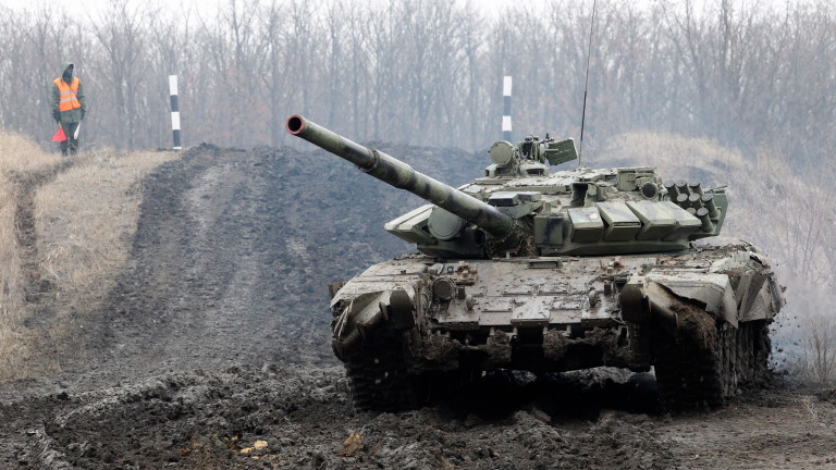Киев: Русия изпраща снайперисти и танкове в Донбас, за да провокира Украйна