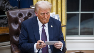 Доналд Тръмп подписа изпълнителна заповед с която временно отложи влизането