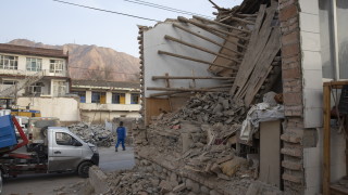 Най малко шестима души са били ранени при земетресението с магнитуд