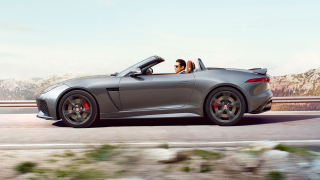 Колко години "живеем" в колата си и какво най-често правим там?