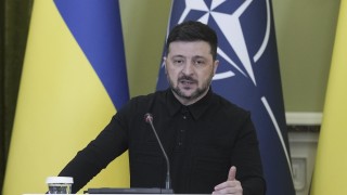 Президентът Володимир Зеленски заяви че украински военни участват в консултации