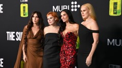 Защо Румър Уилис все още спи в едно легло с майка си и се къпе със сестрите си