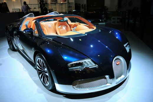 Bugatti показа три уникални модела на изложението в Дубай