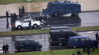 МВР на Беларус обеща да използва "хуманно" оръжия срещу протестиращи