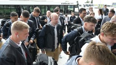 Десетки български фенове на футбола посрещнаха делегацията на Аякс във Варна